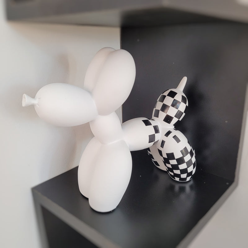 Escultura Doggy Balloon Xadrez Resina - 0016 Conceito 