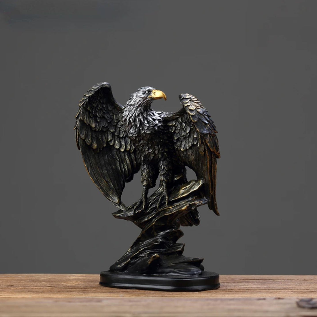 Escultura Nordica Águia 25x19cm resina Conceito 