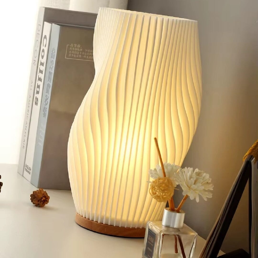 Luminária Abajur de Mesa Espiral Naturale – Design em Madeira e Led ### Conceito 