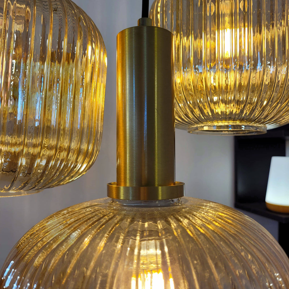 Lustre Pendente Luxuoso Retrô Glass Âmbar #### Conceito 